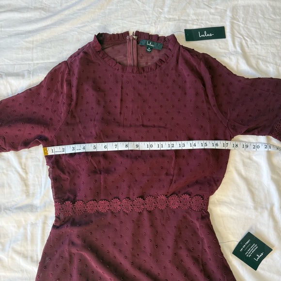 Lulus Wine Red Swiss Dot Crochet Lace Tiered Midi Dress M NWT Wedding Guest - Picture 10 of 13